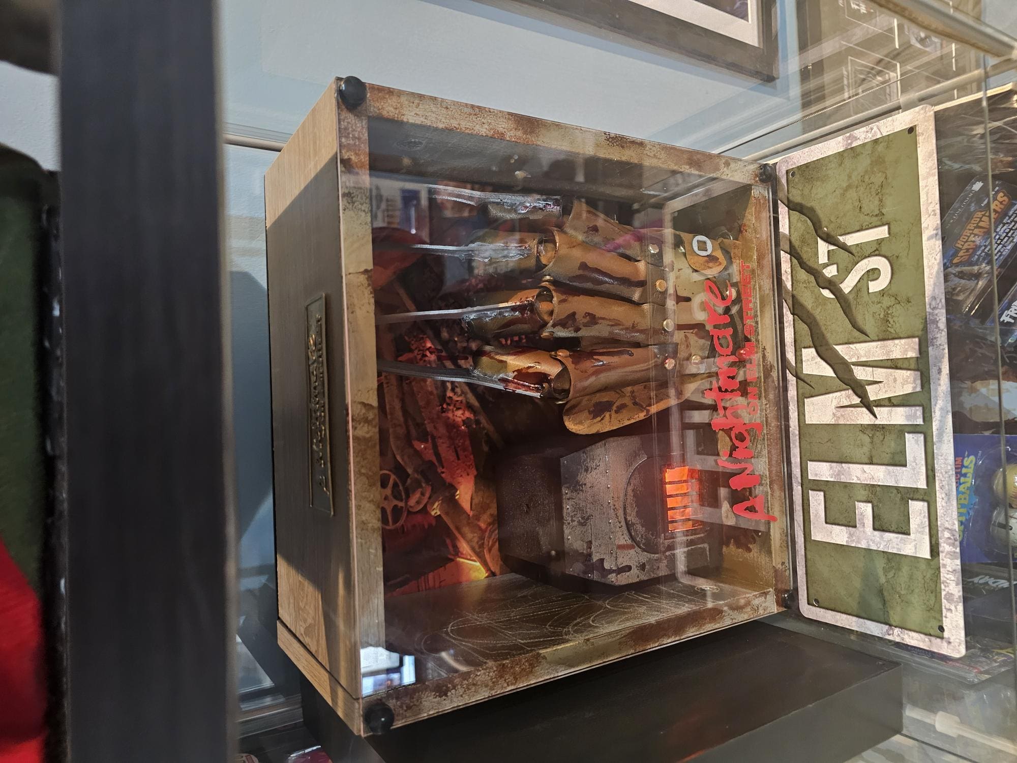 FREDDY SPECIAL NIGHTMARE ON ELM STREET PREMINUM BOX