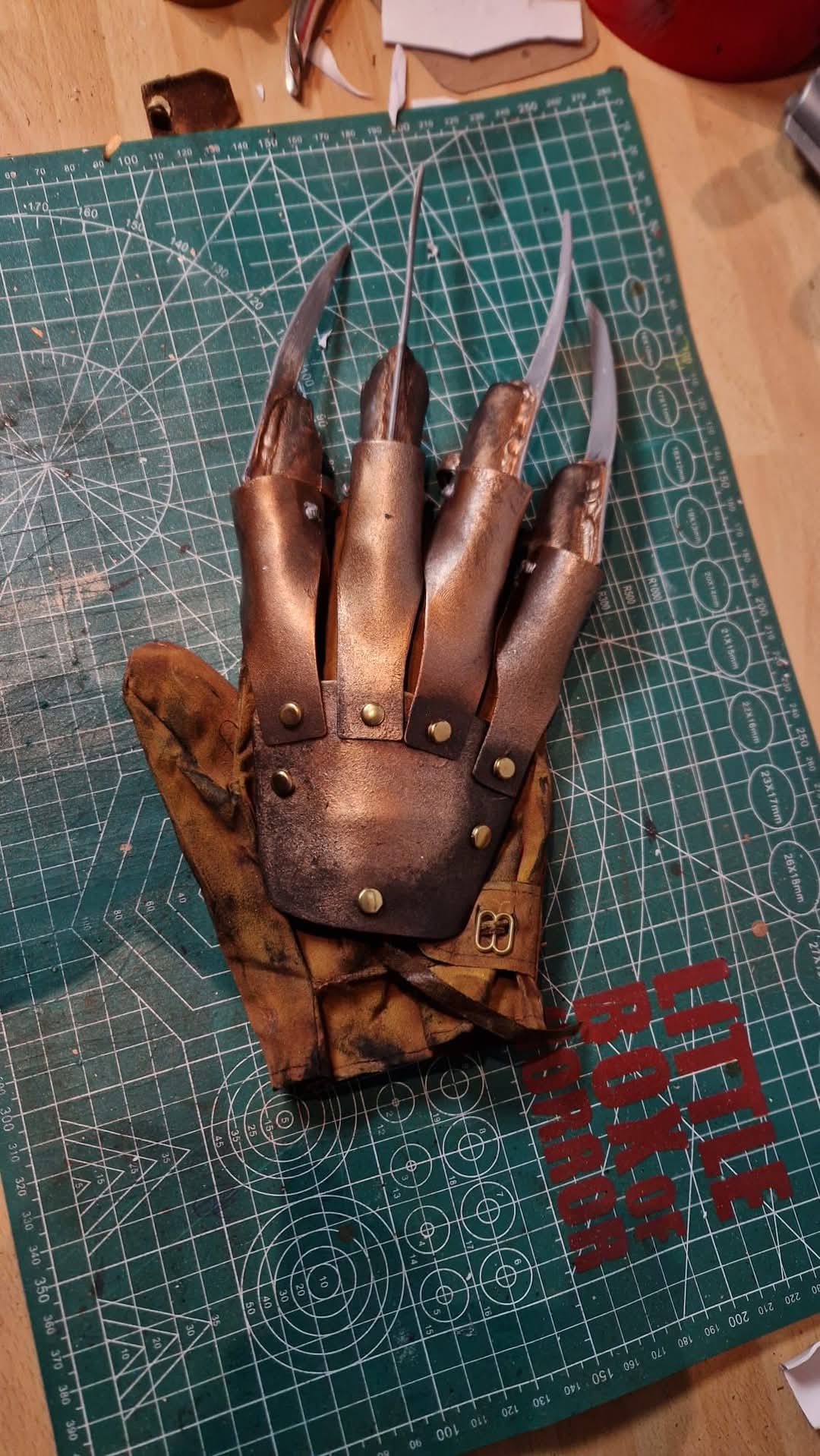 FREDDY HAND - Image 2