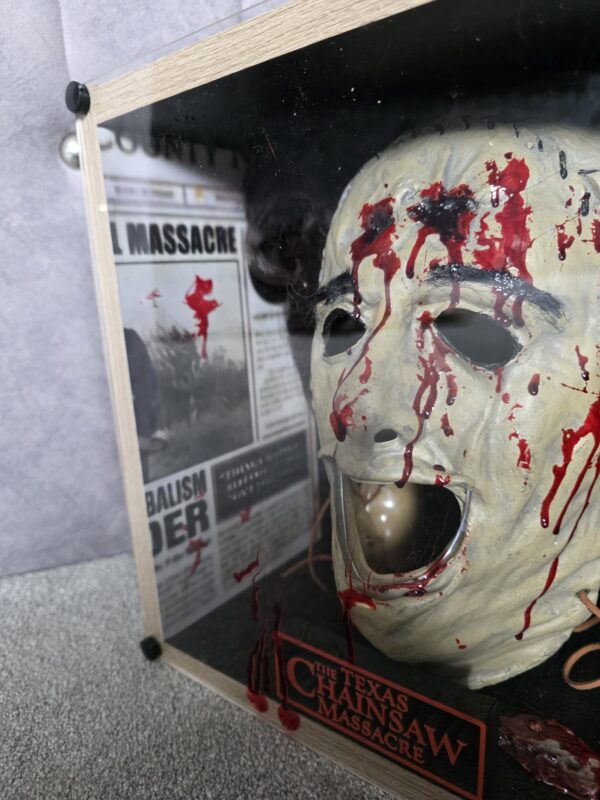 TEXAS CHAINSAW MASSACRE - SIGNED BY MARK BURNHAM - Image 5