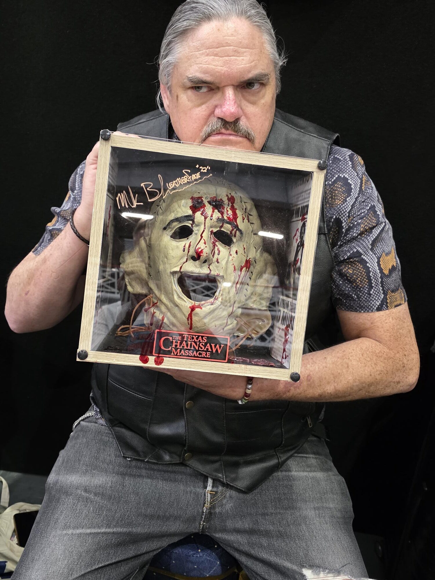 1000009121 Robert Englund