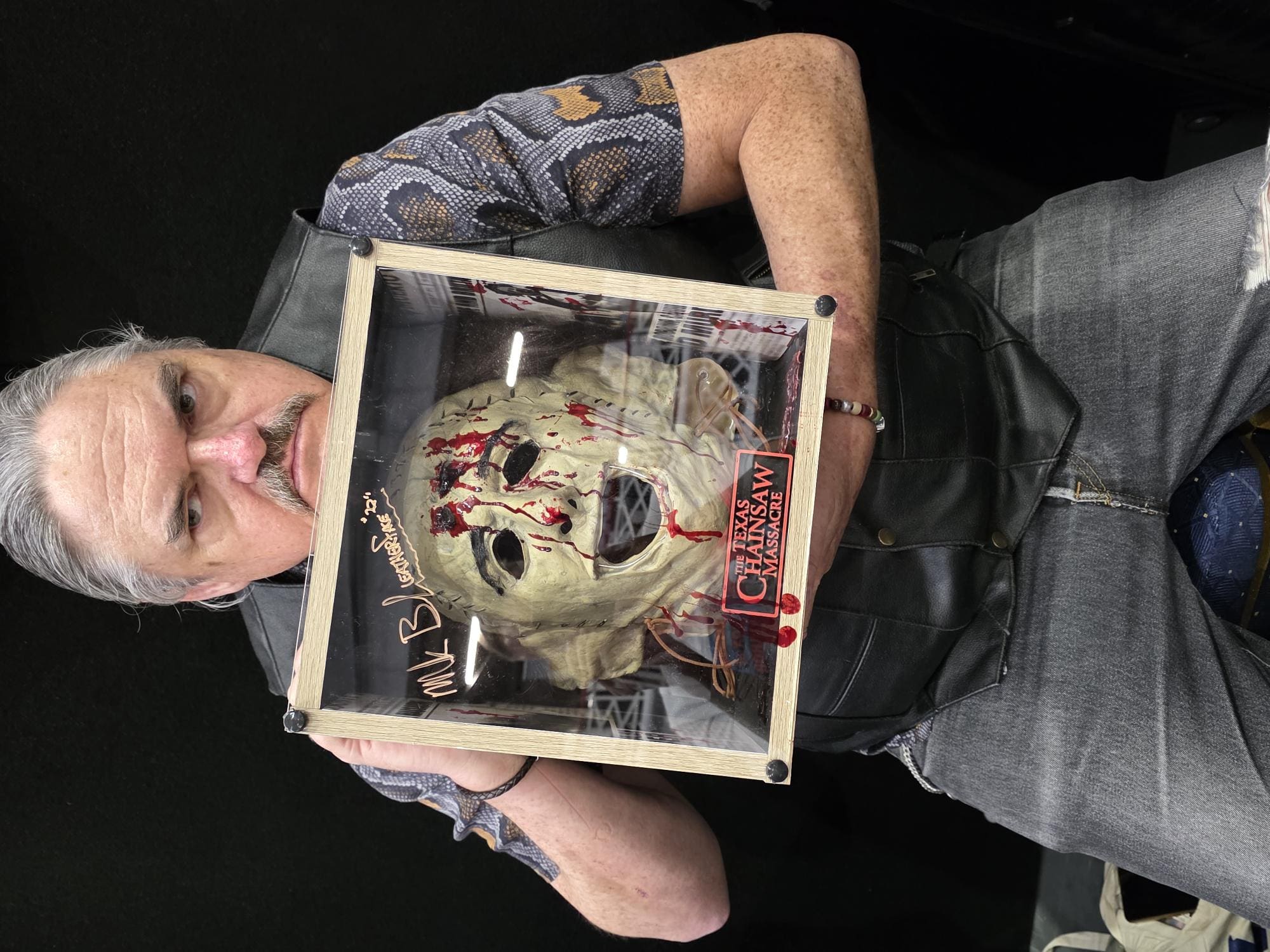 TEXAS CHAINSAW MASSACRE BLOODY EDITION SIGNED BY MARK BURNHAM - Image 2