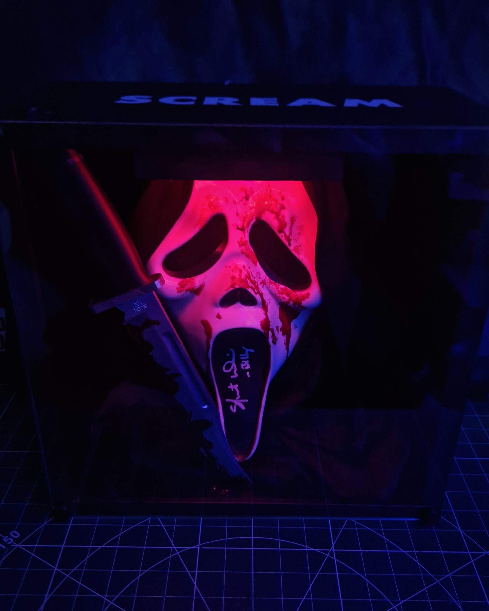 SCREAM SIGNED BY SKEET ULRICH WRAPPED BOX - Image 2