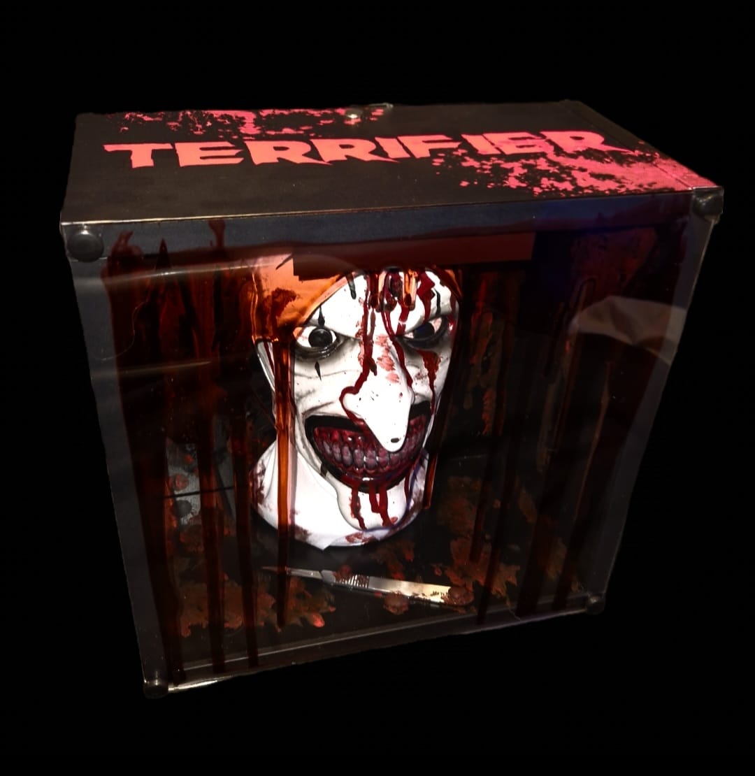 TERRIFIER WRAPPED BOX SIGNED BY DAVID HOWARD THORNTON ART THE CLOWN