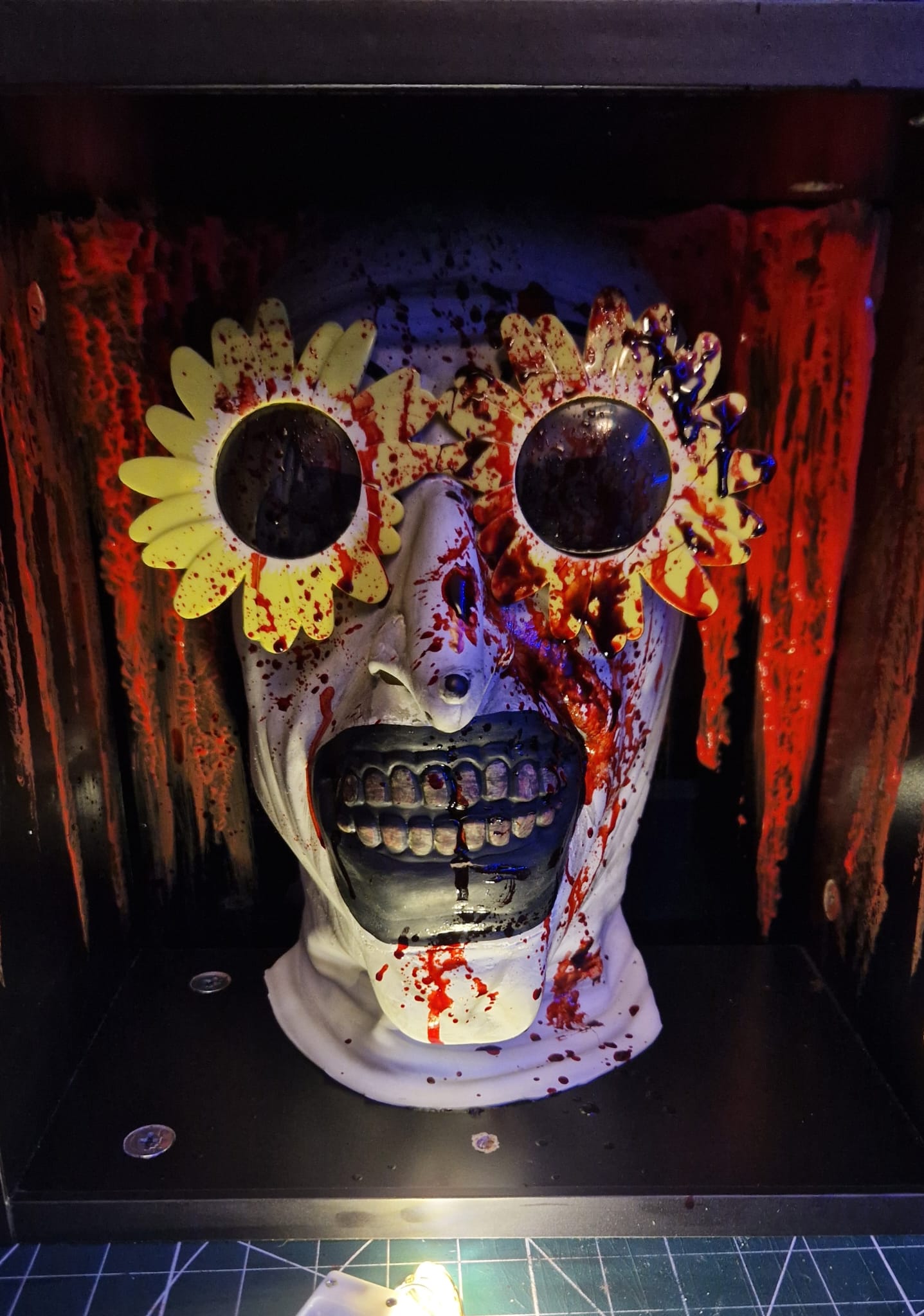 TERRIFIER ONE WRAPPED BOX WITH GLASSES SIGNED BY DAVID THORNTON - Image 8