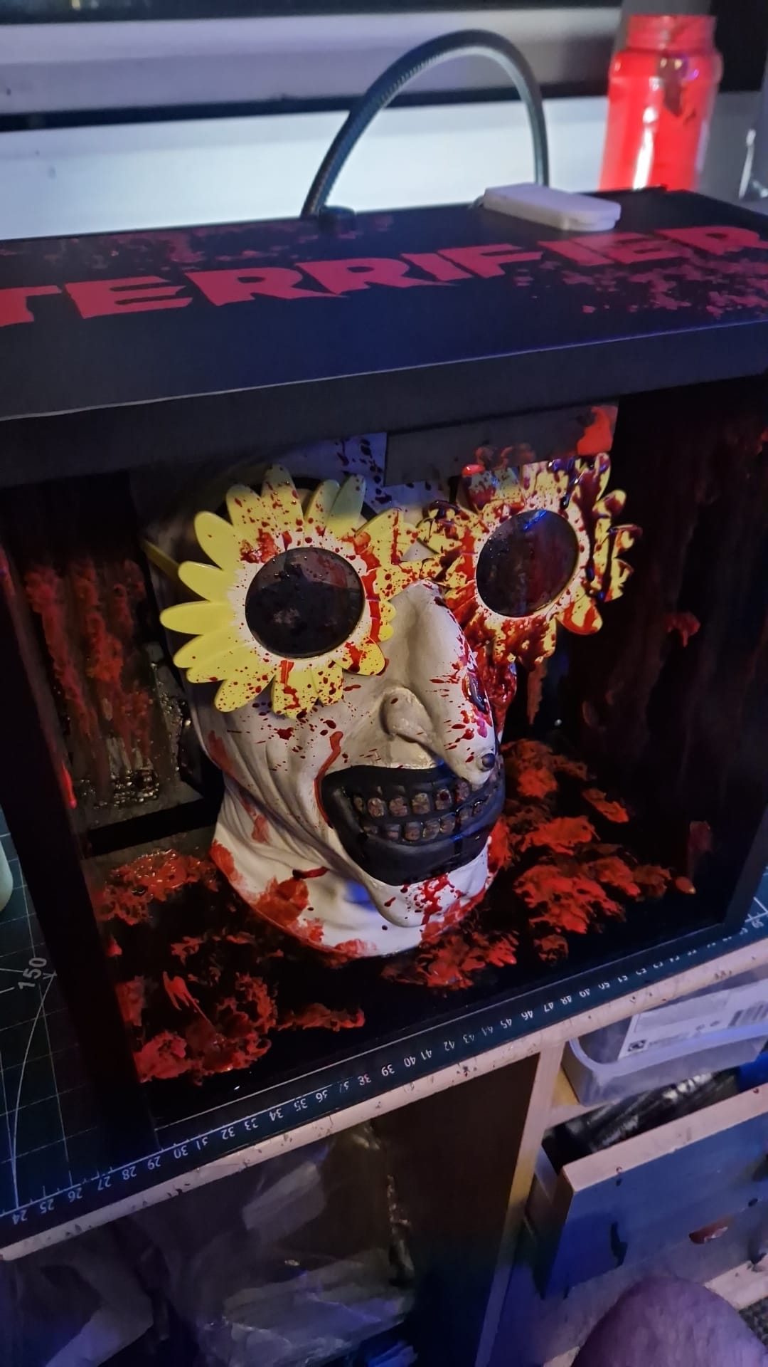 TERRIFIER ONE WRAPPED BOX WITH GLASSES SIGNED BY DAVID THORNTON - Image 6