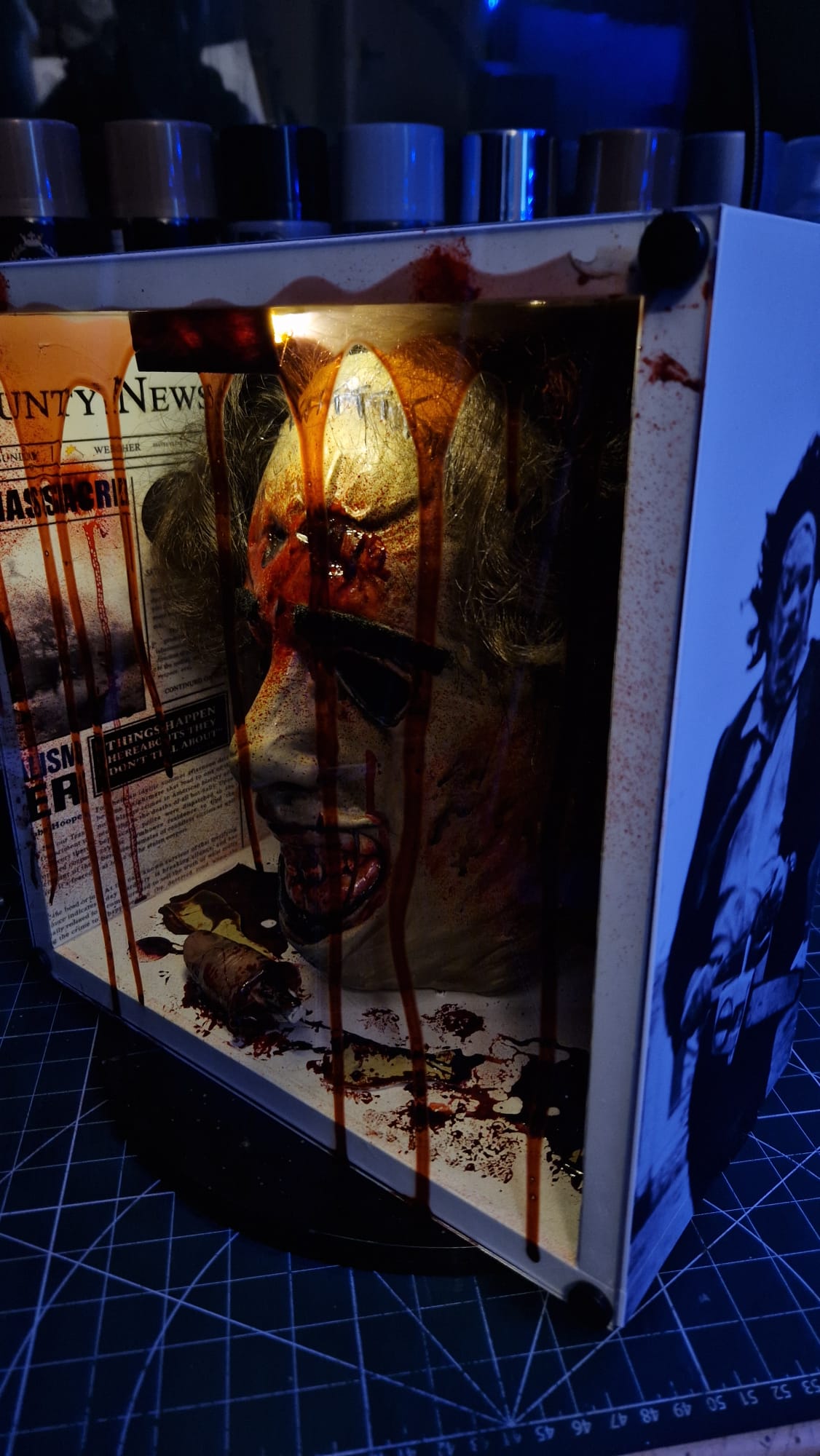 TEXAS CHAINSAW MASSACRE WRAPPED BOX BLOODY EDITION - Image 3